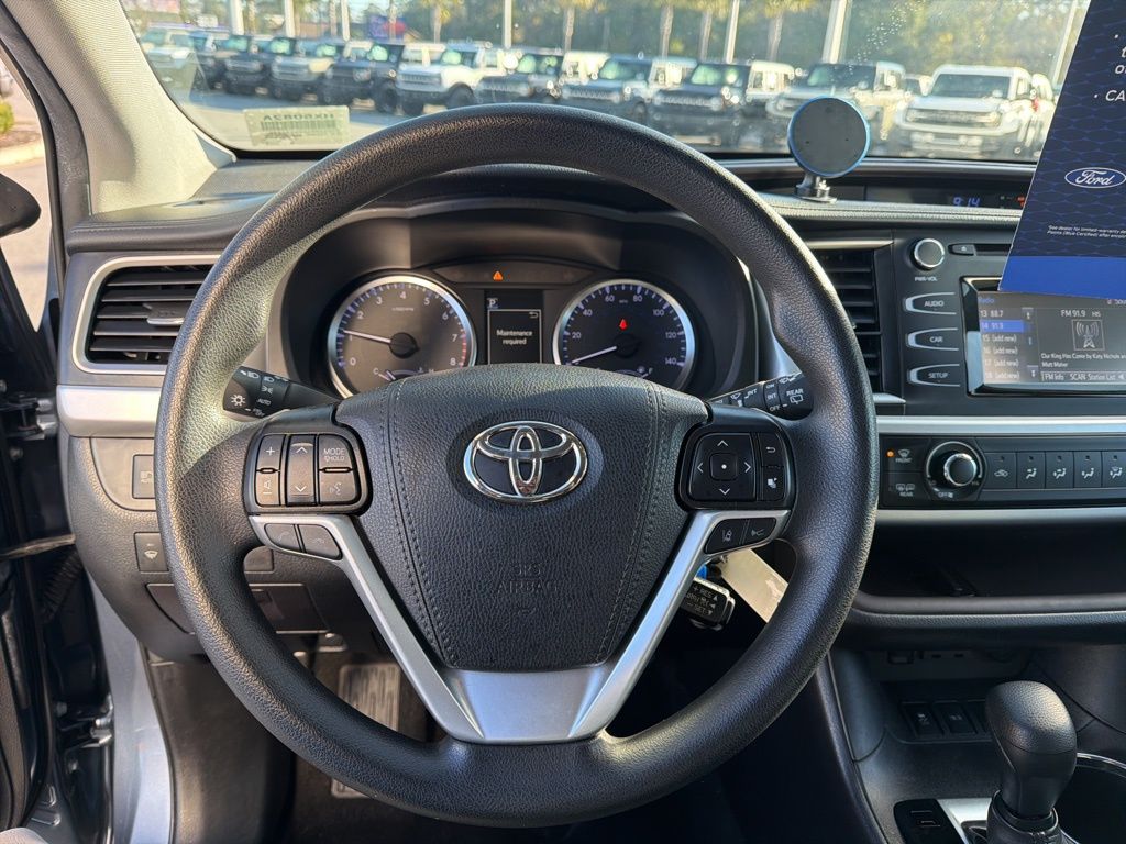 2019 Toyota Highlander LE