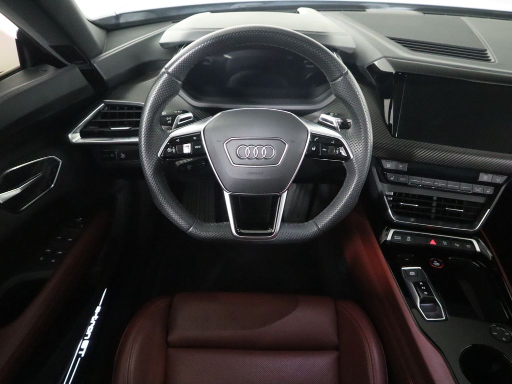 Thumbnail: 2023 Audi e-tron GT - 10