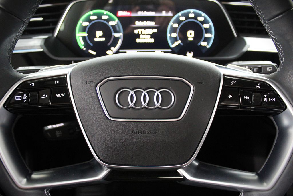 Thumbnail: 2024 Audi Q8 e-tron - 29