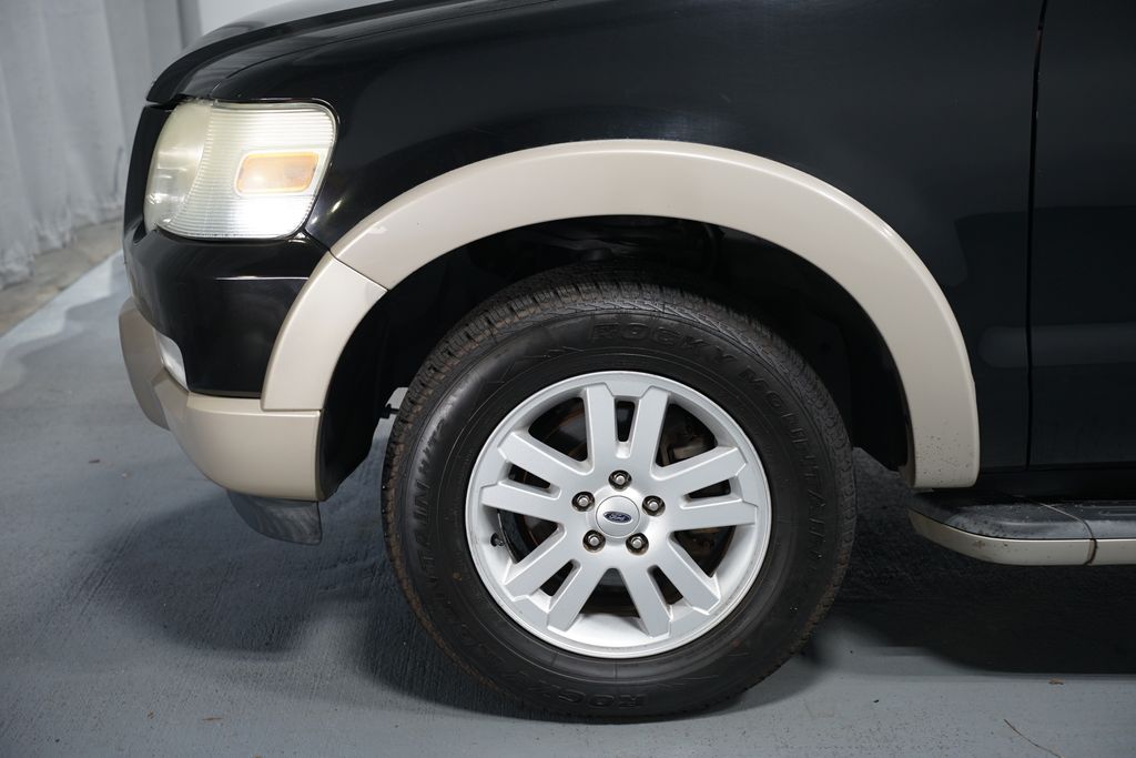 Thumbnail: 2010 Ford Explorer - 5