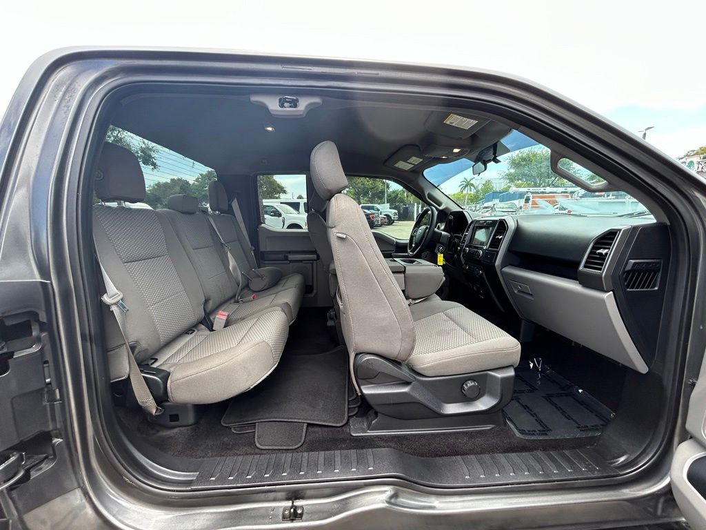 Used 2018 Gray Ford XLT image 31