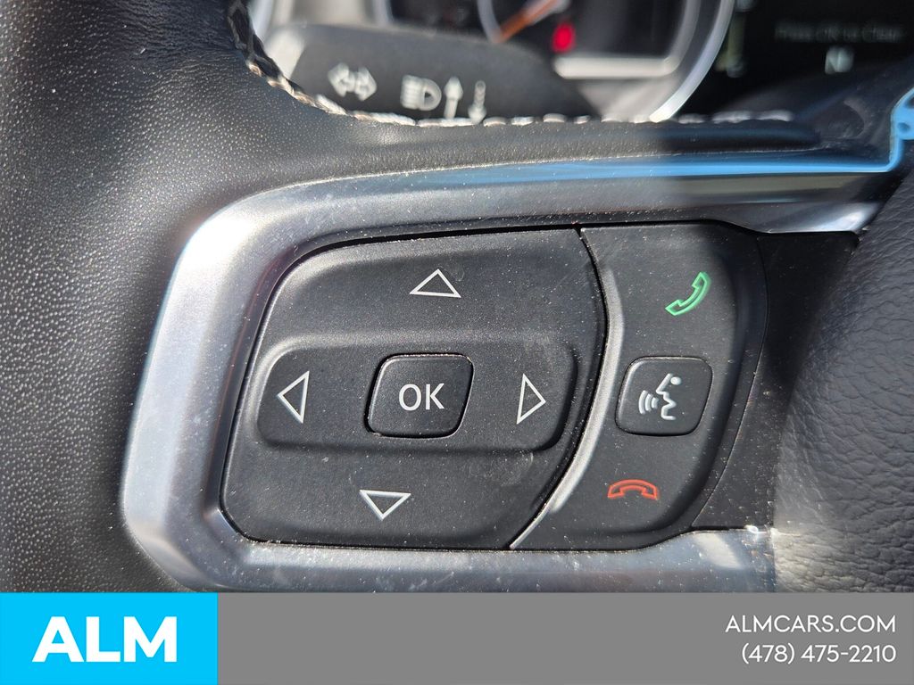 Used 2022 White/off-white Jeep Unlimited Sahara image 26