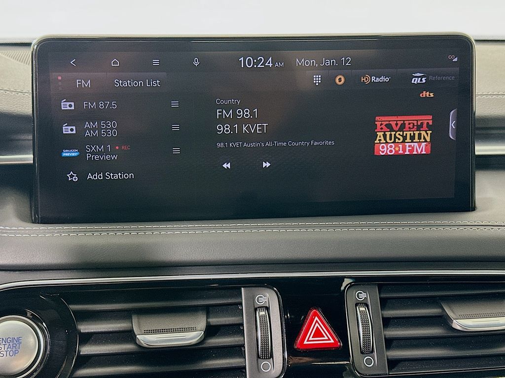 Thumbnail: 2022 Genesis G70 - 15