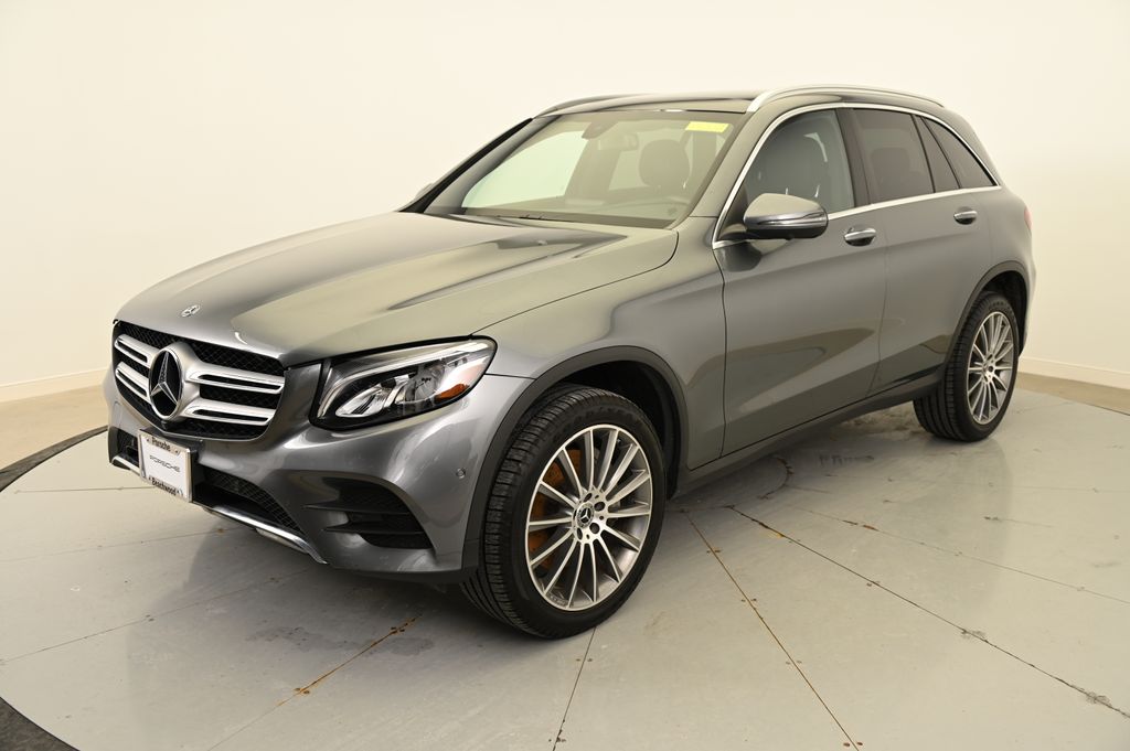 2019 Mercedes-Benz GLC 300 -
                Beachwood, OH