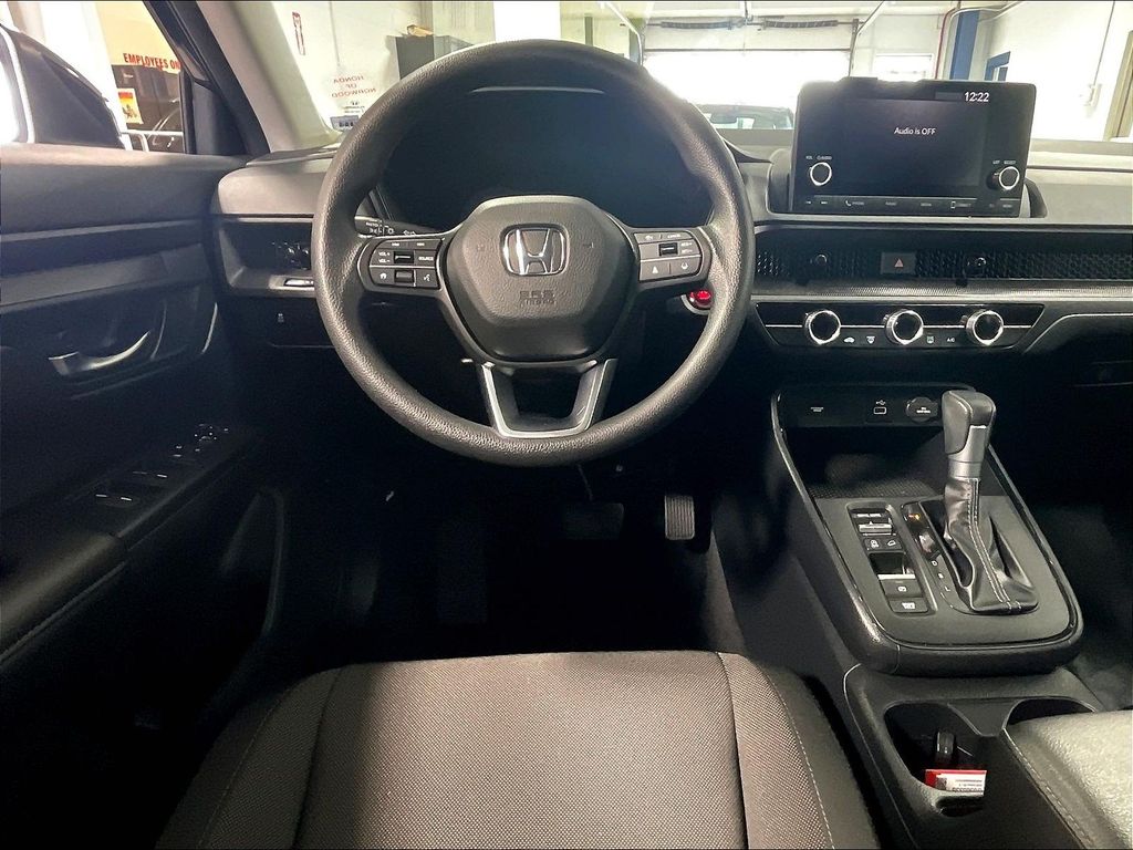 2025 Honda CR-V — photo 17