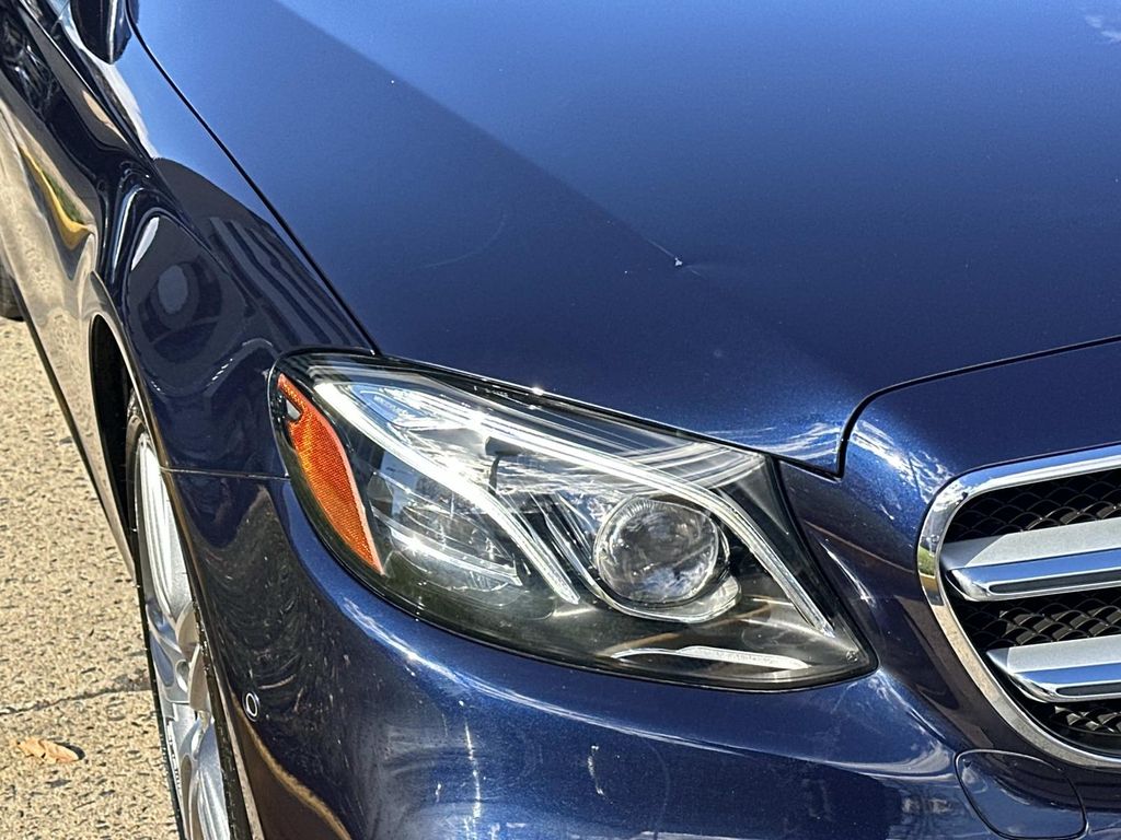 Thumbnail: 2019 Mercedes-Benz E-Class - 4