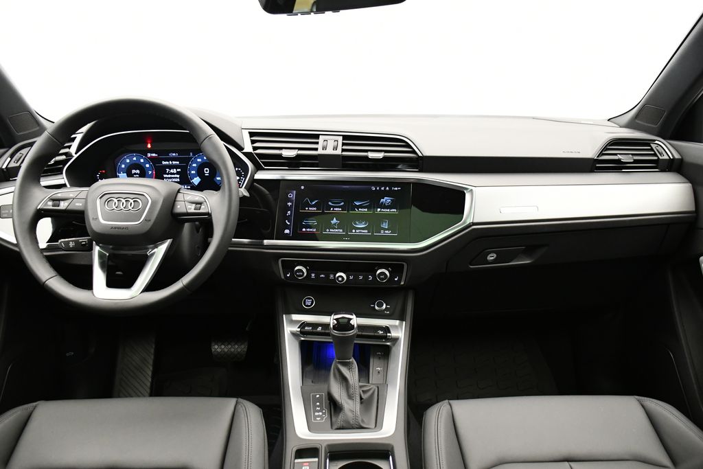 Thumbnail: 2025 Audi Q3 - 20