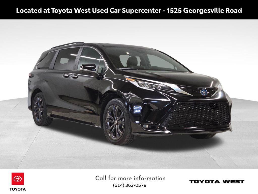 2024 Toyota Sienna XSE photo 3