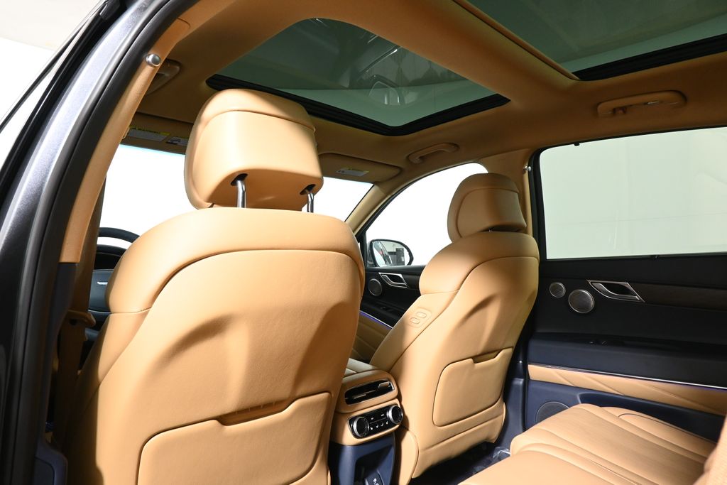 Thumbnail: 2021 Genesis GV80 - 32