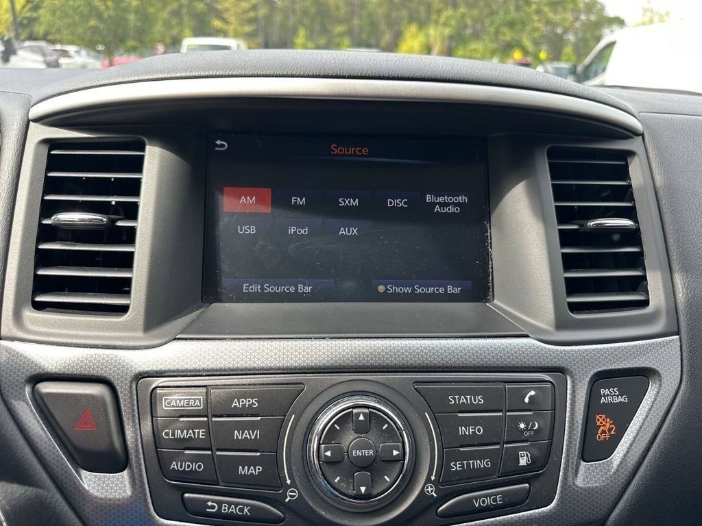 2020 Brilliant Silver Metallic Nissan Pathfinder SL 4X4 SUV