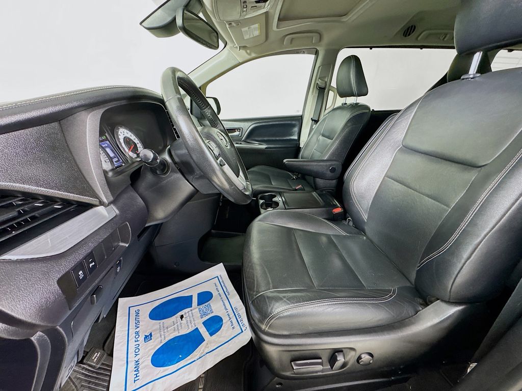 Used Car 2020 Toyota Sienna  For Sale Under $30,000 In Austin, Texas