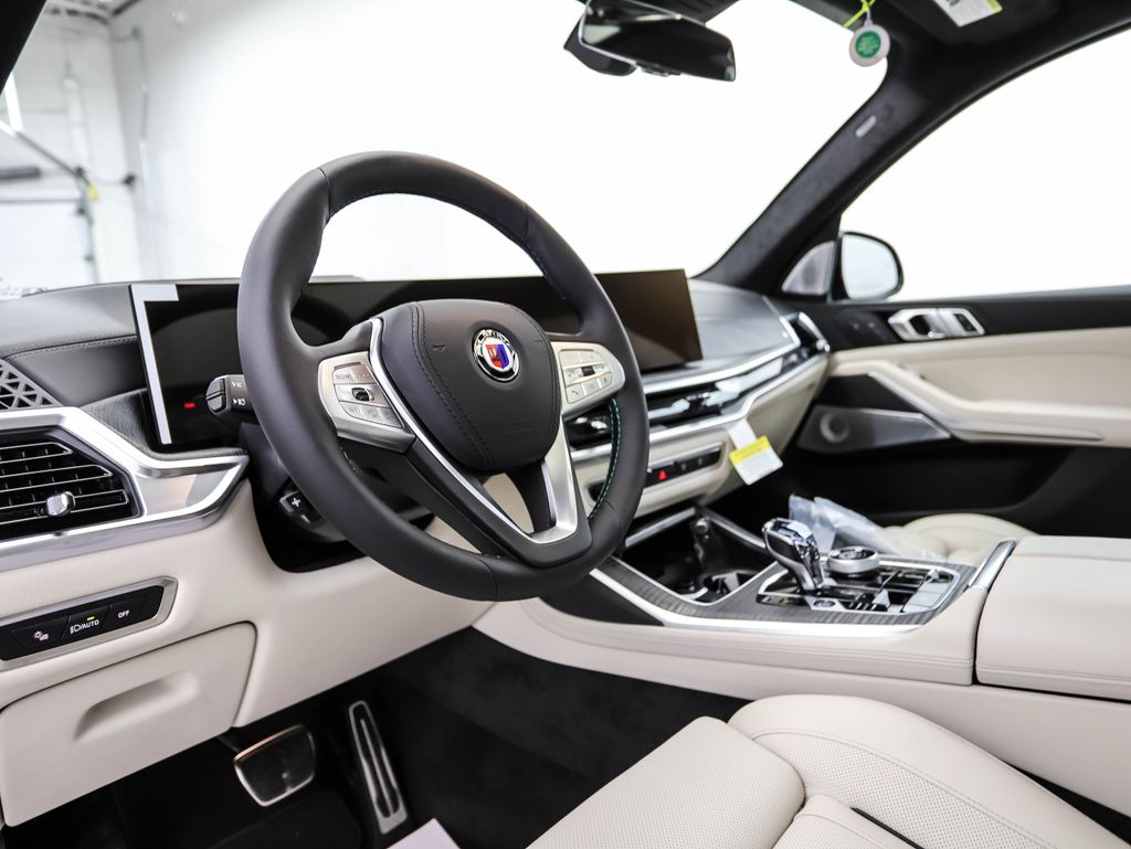 Thumbnail: 2026 BMW X7 - 12