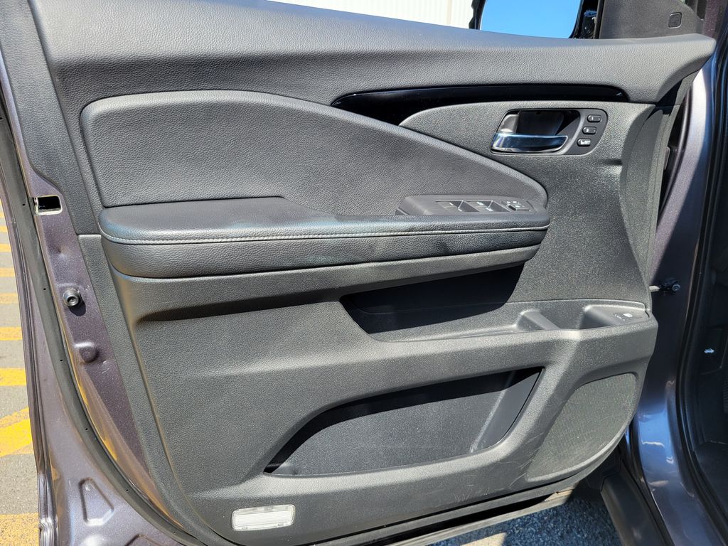 Thumbnail: 2019 Honda Ridgeline - 30