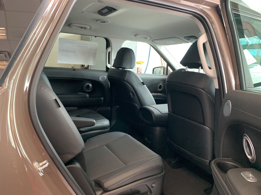 New 2026 Brown Hyundai SEL image 18