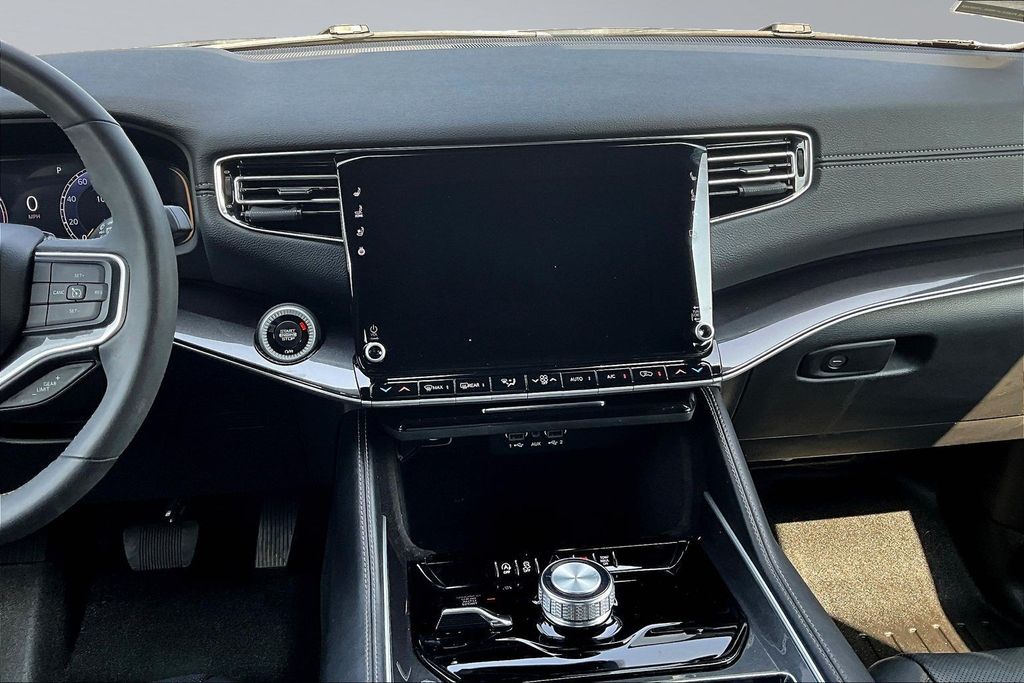 2023 Jeep Wagoneer Base - 9