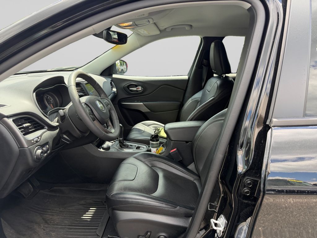 2022 Jeep Cherokee Latitude Lux Black at Carlisle Cadillac Buick GMC
