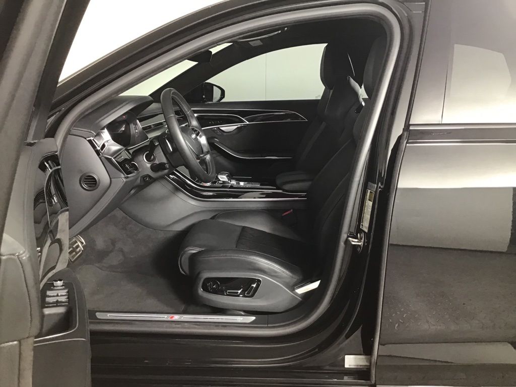 Used 2020 Black Audi 4.0T image 5