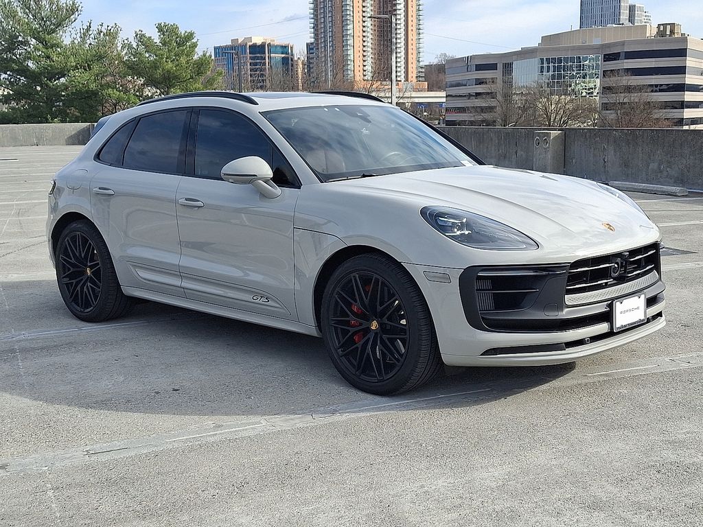 Thumbnail: 2025 Porsche Macan - 7
