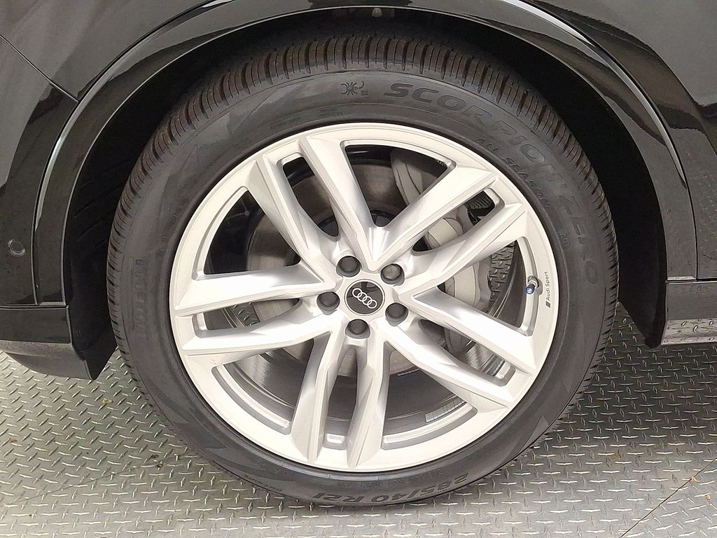 Thumbnail: 2025 Audi Q7 - 5