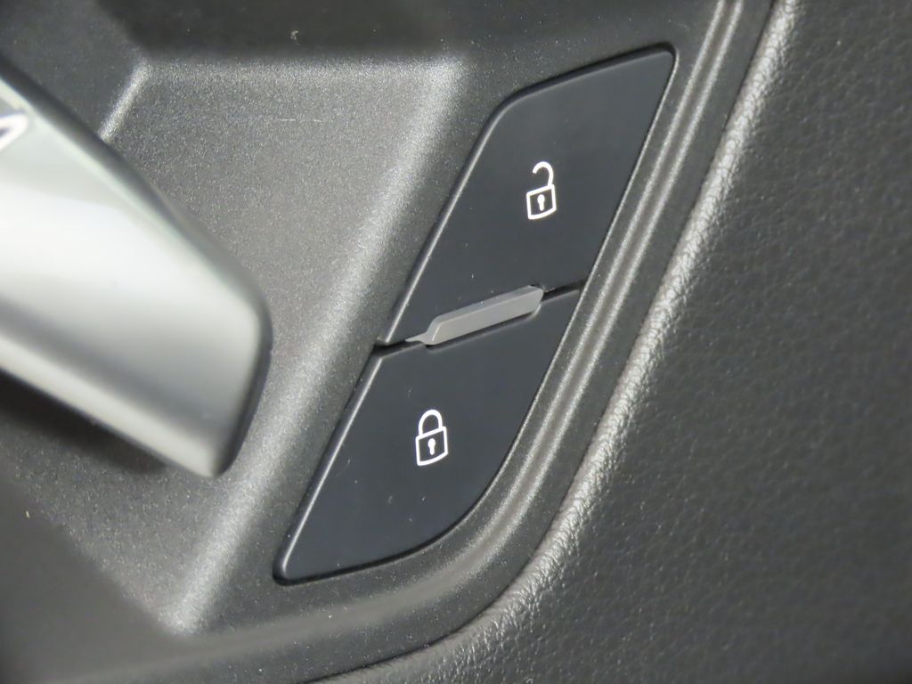 Thumbnail: 2022 Audi Q3 - 30