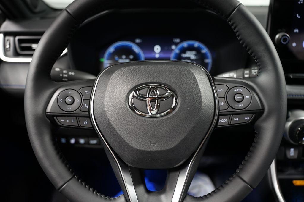 2025 Toyota RAV4 XSE 12