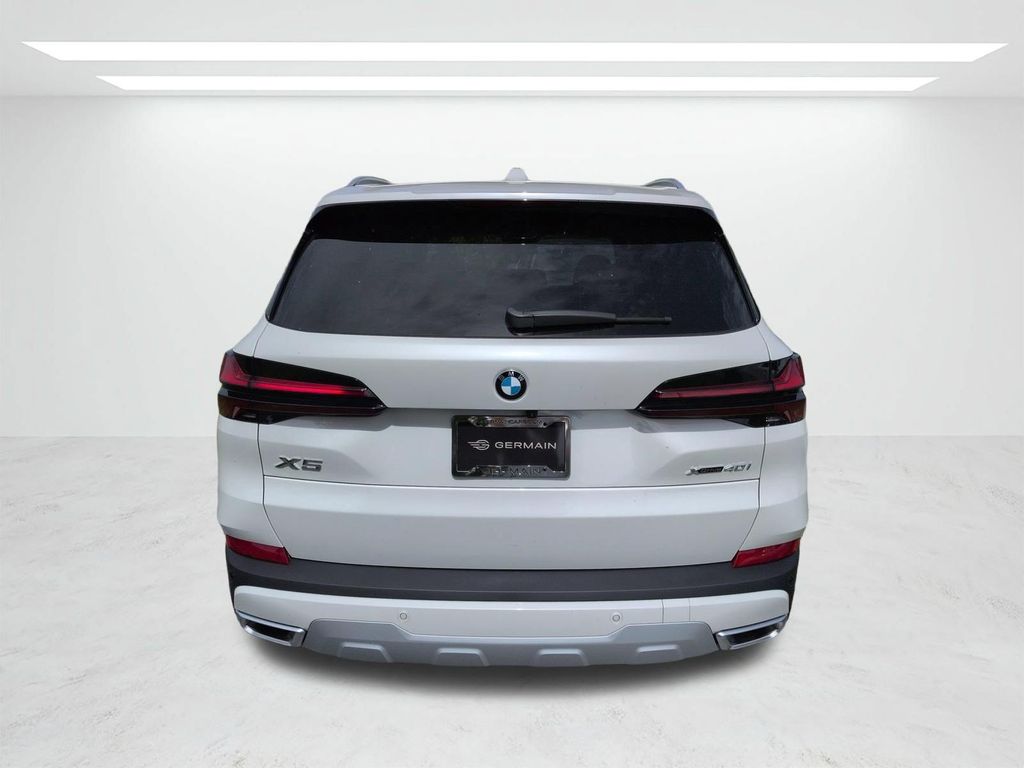 New 2026 White BMW xDrive40i image 5