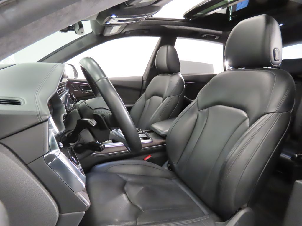 Thumbnail: 2019 Audi Q8 - 5