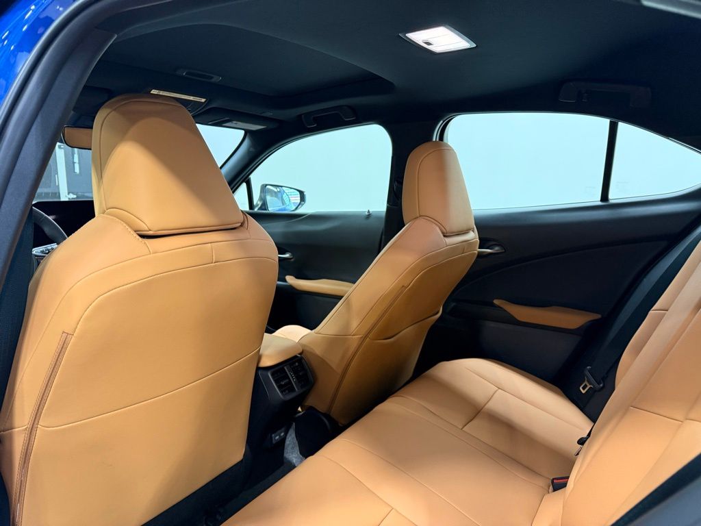 Thumbnail: 2025 Lexus UX - 21