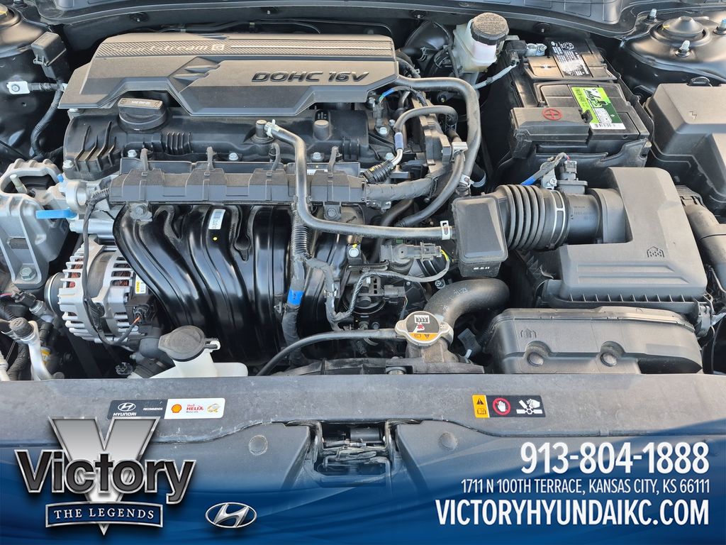 Used 2025 Black Hyundai SE image 20