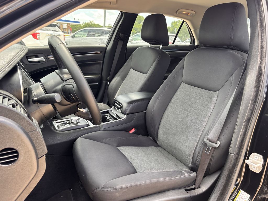 Used Car 2023 Chrysler 300  Touring For Sale Under $30,000 In Corsicana, Texas