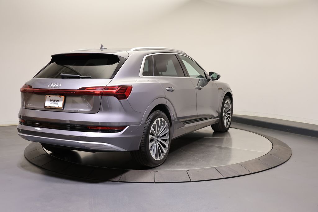 Thumbnail: 2019 Audi e-tron - 5