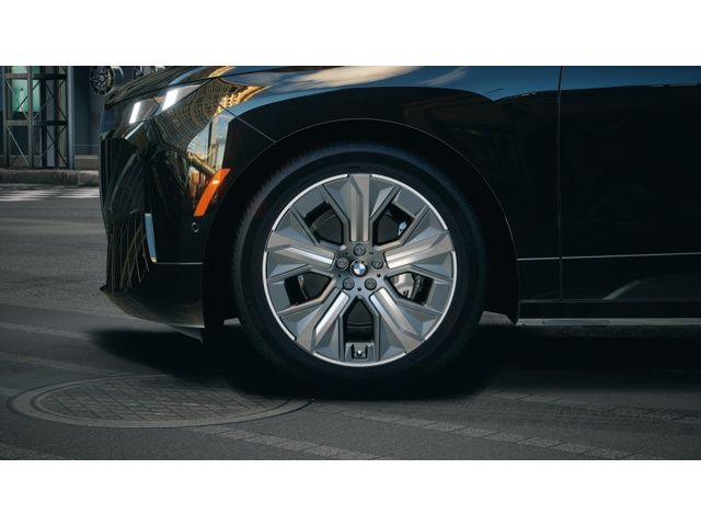 Thumbnail: 2026 BMW iX - 7