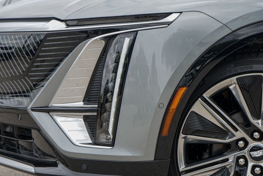 New 2026 Cadillac LYRIQ Signature Luxury 4D Sport Utility in
