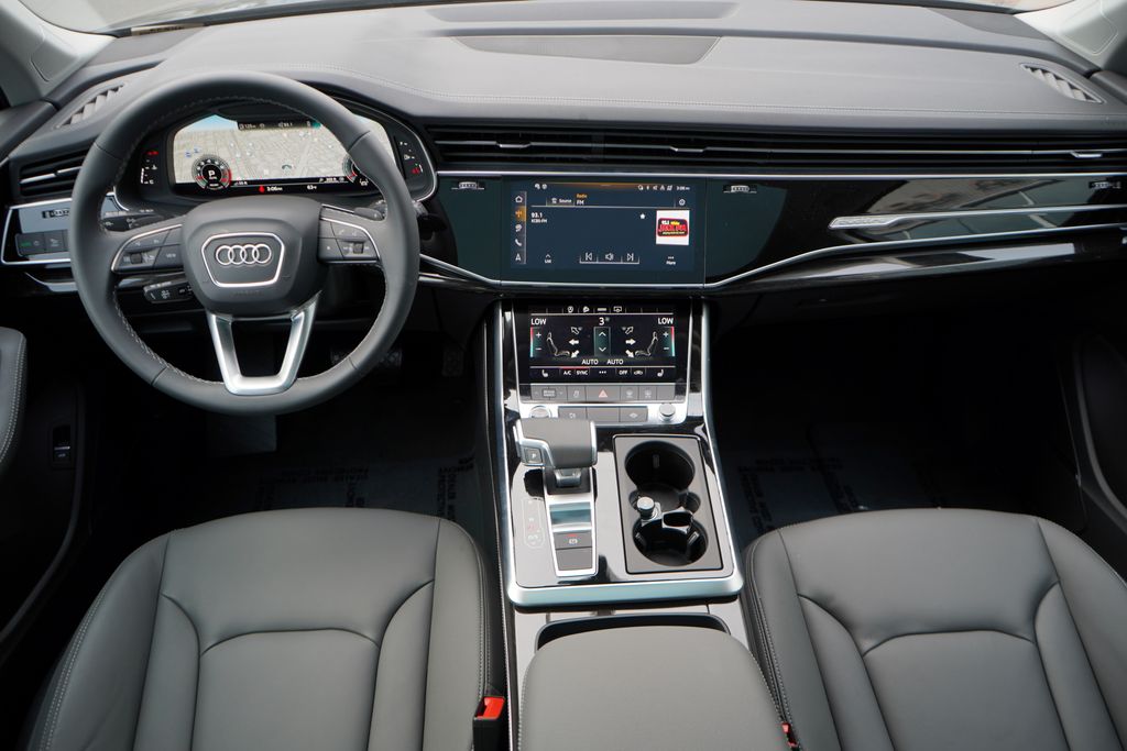 2025 Audi Q7  12