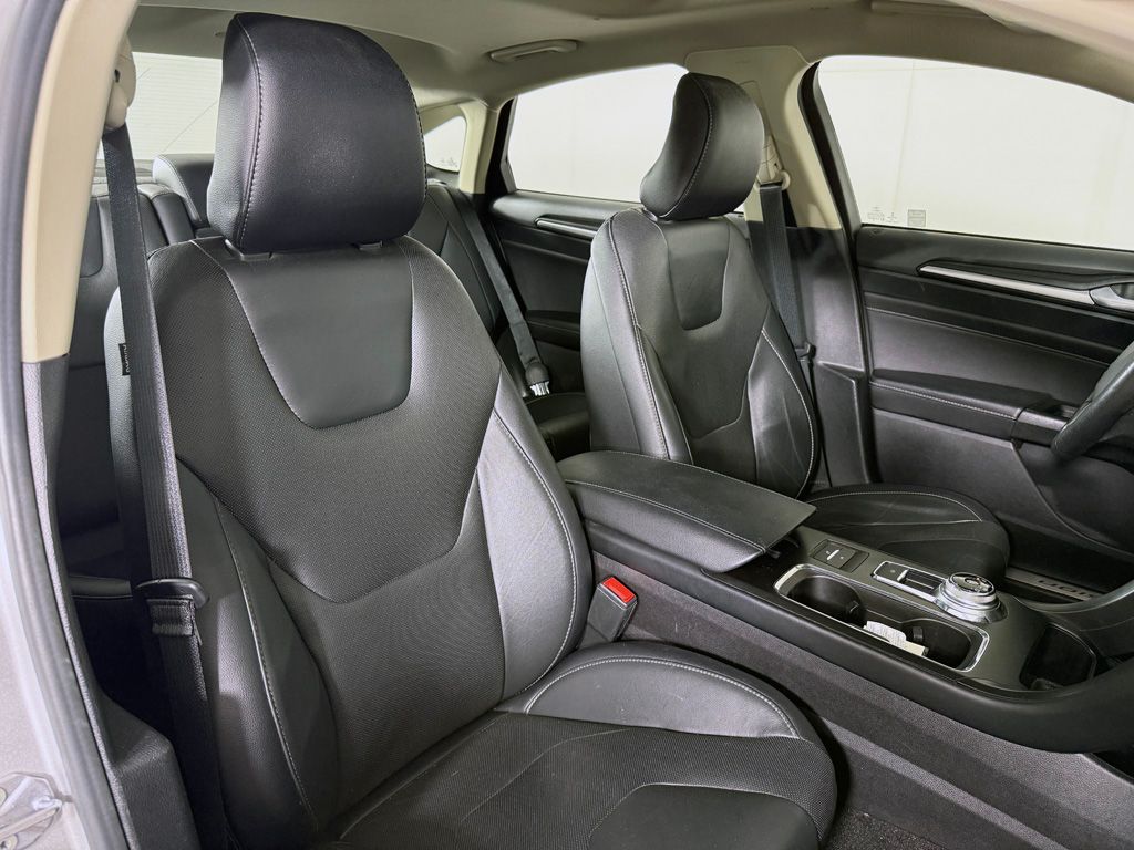 Used 2019 Silver Ford Titanium image 29