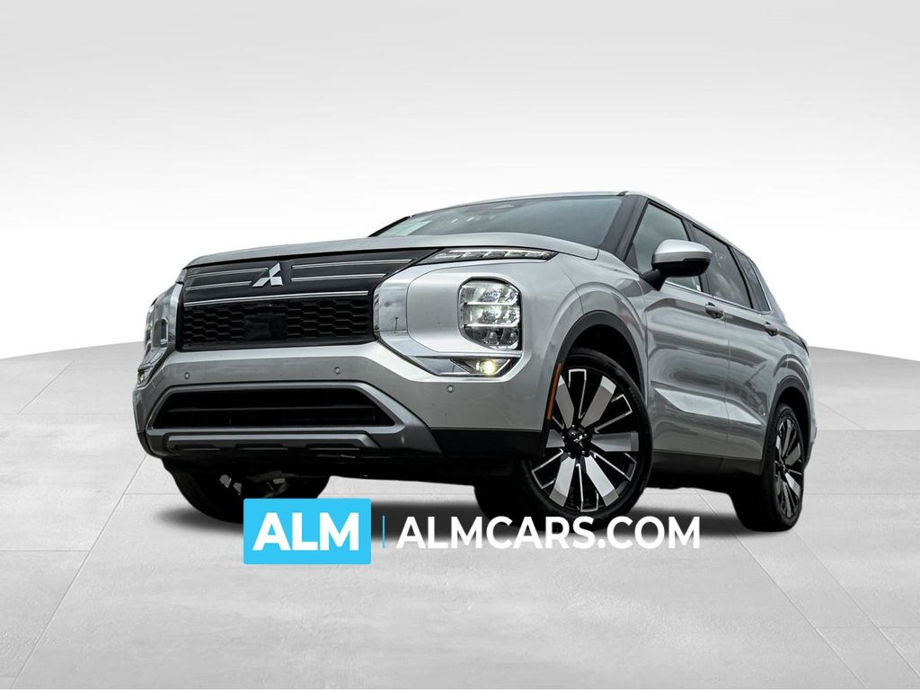 2025 Mitsubishi Outlander SE 2WD's photo