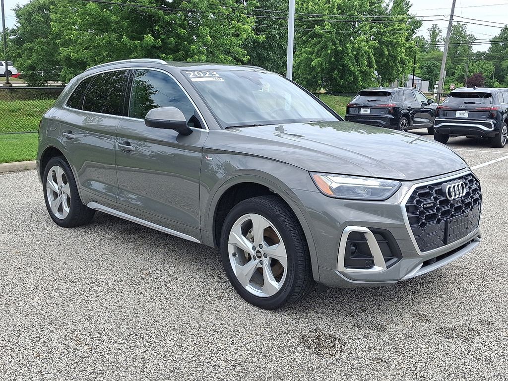 Thumbnail: 2023 Audi Q5 - 3