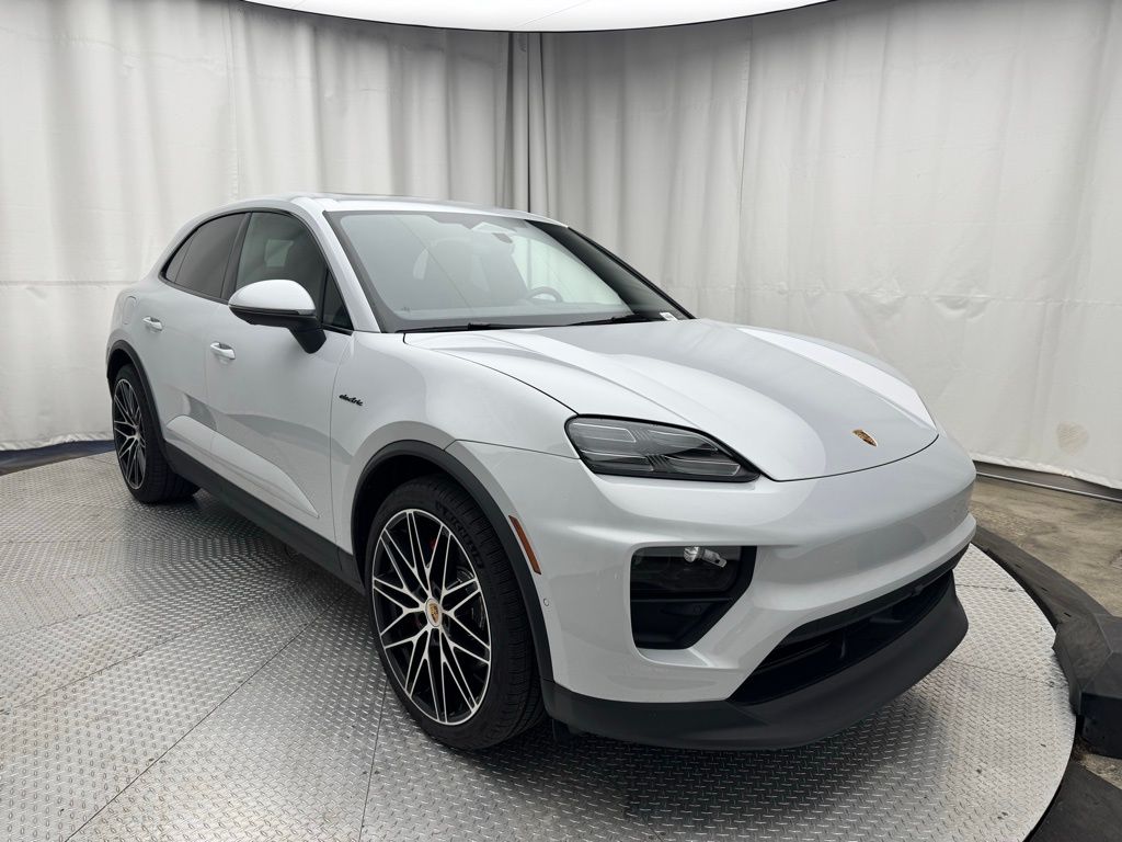 Thumbnail: 2025 Porsche Macan - 11