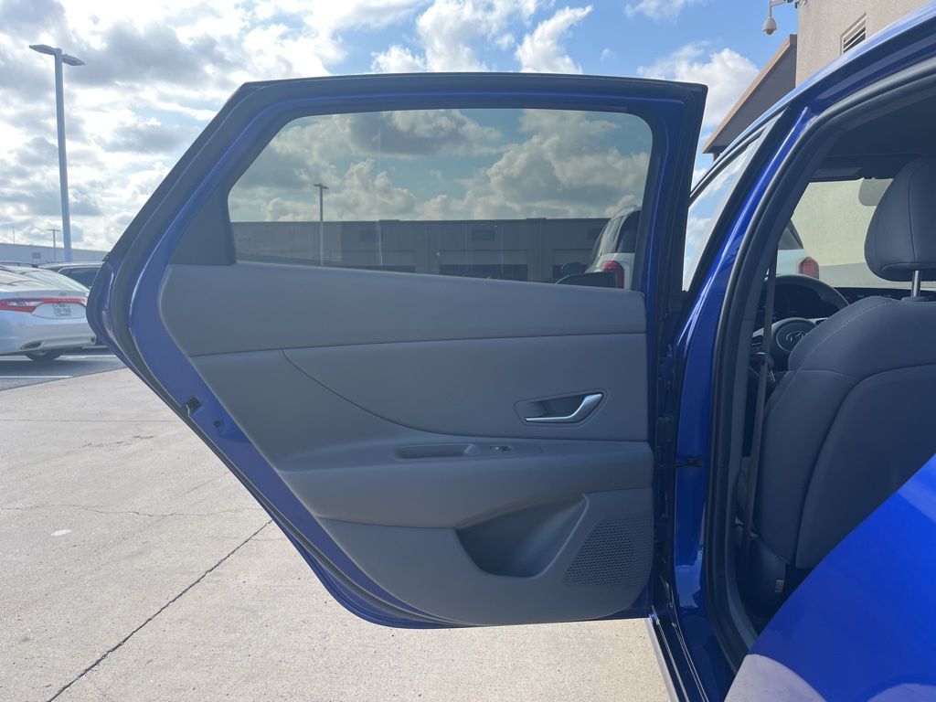 Thumbnail: 2023 Hyundai Elantra - 11