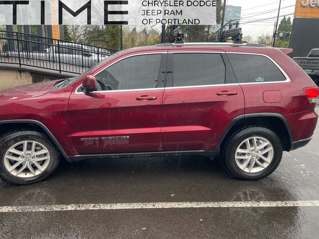 Velvet Red Pearlcoat 2018 Jeep Grand Cherokee Laredo 4WD SUV / Crossover Four-Wheel Drive 8-Speed Automatic