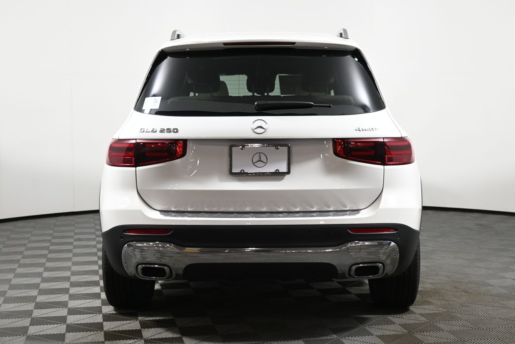 2025 Mercedes-Benz GLB 250 6