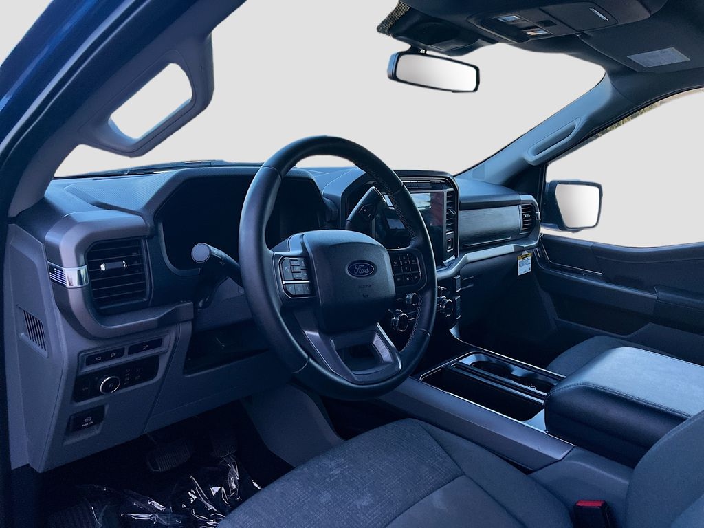 Used 2024 Blue Ford XLT image 9