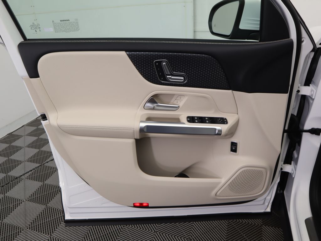 Thumbnail: 2026 Mercedes-Benz GLB - 25