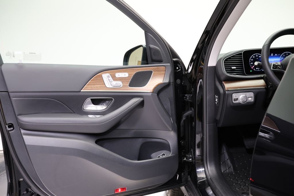 Thumbnail: 2026 Mercedes-Benz GLE - 31