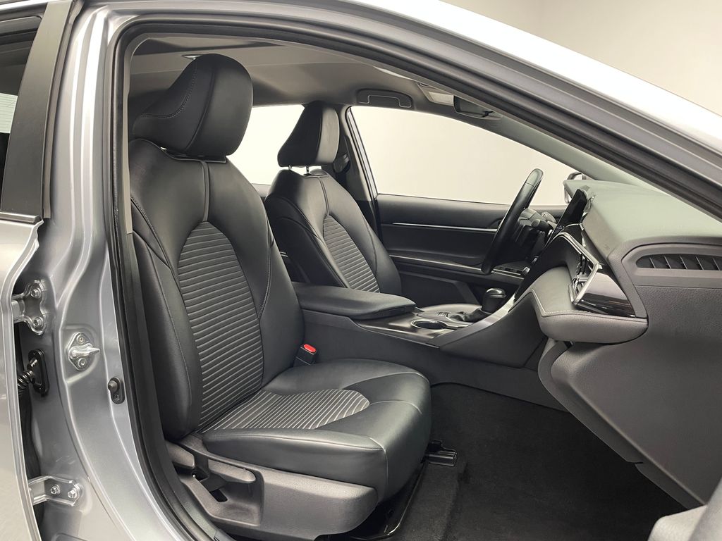 2022 Toyota Camry SE 18
