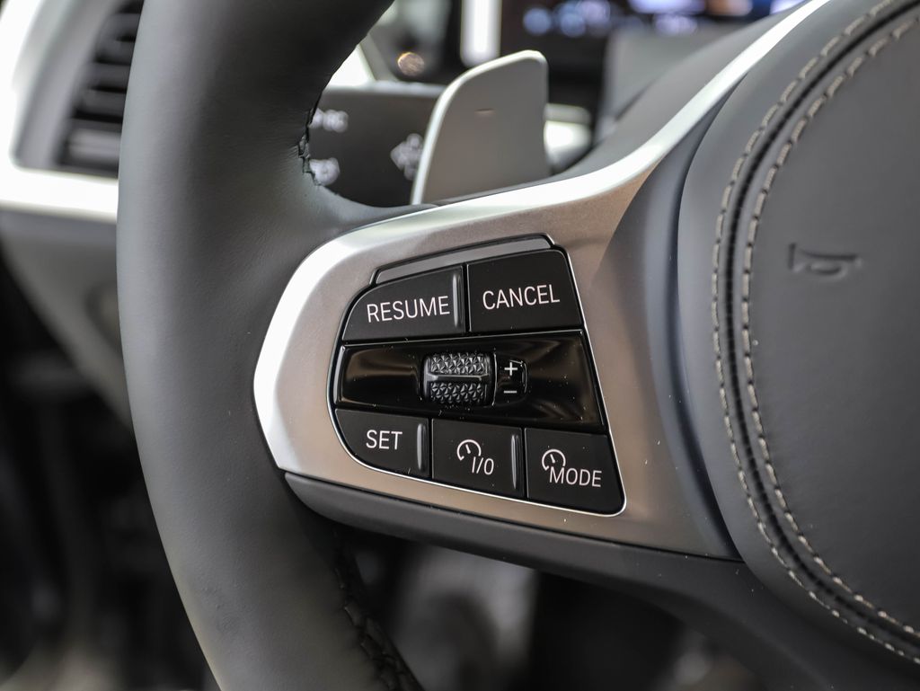 Thumbnail: 2026 BMW X5 - 12