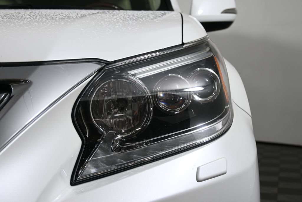 Thumbnail: 2016 Lexus GX - 11