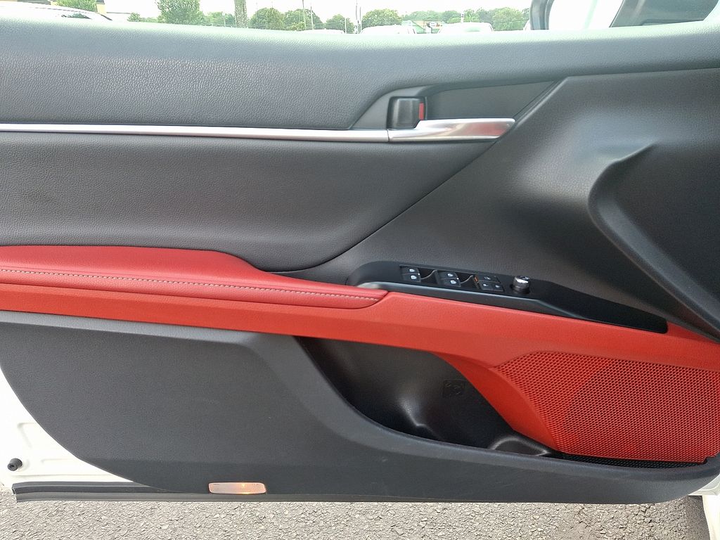Thumbnail: 2020 Toyota Camry - 12