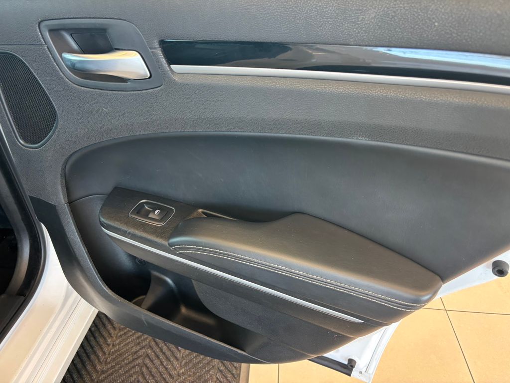 2023 Chrysler 300 S