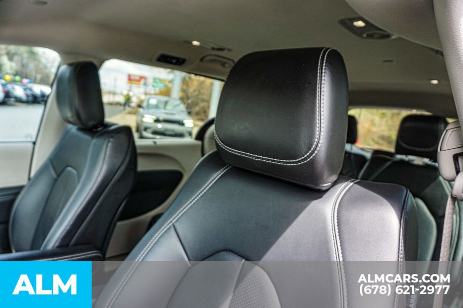 Used 2024 Red Chrysler Touring L image 18